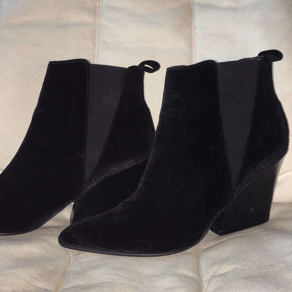 Heel booties